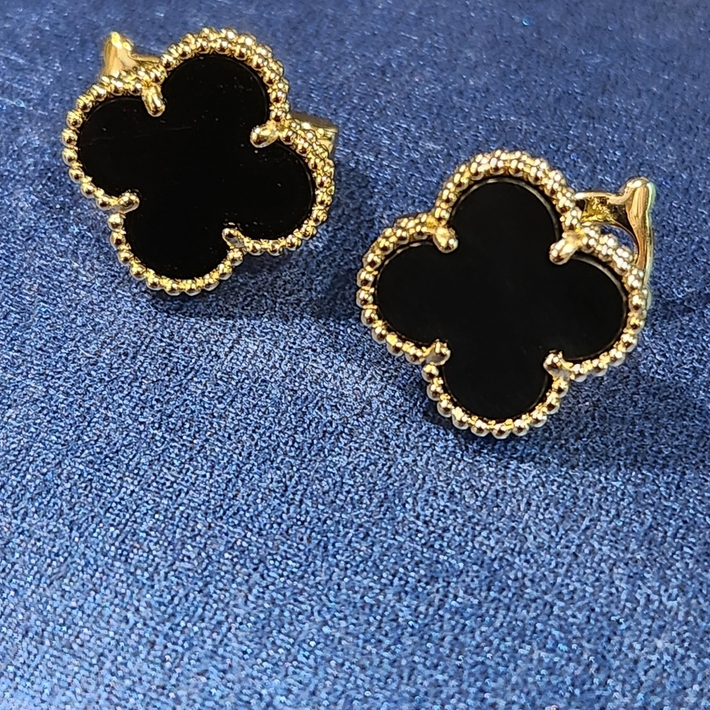 Women's earrings Clover gold color, Agate Black cassay value, Stainless Steel